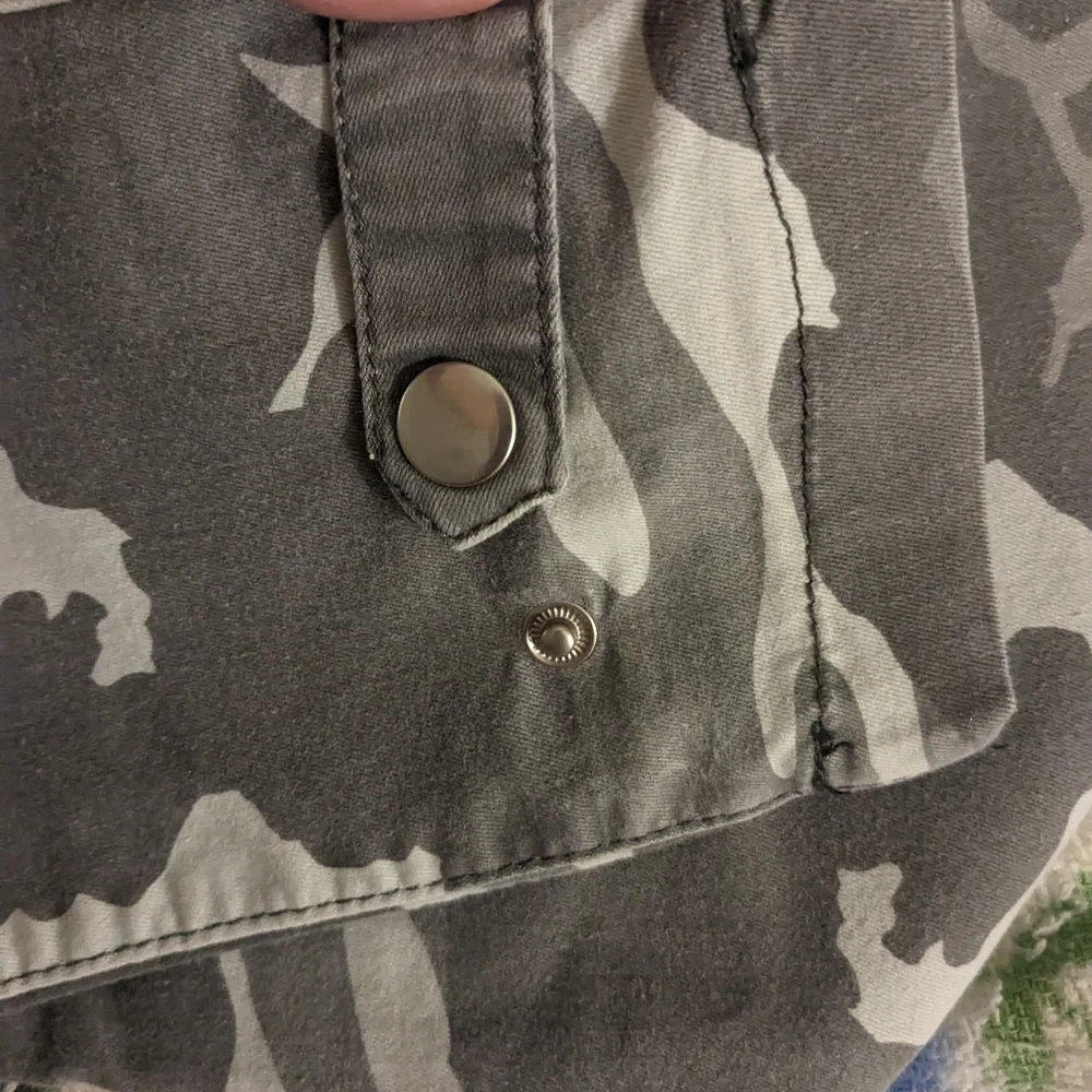 VIP JEANS - Picture 2 of 6